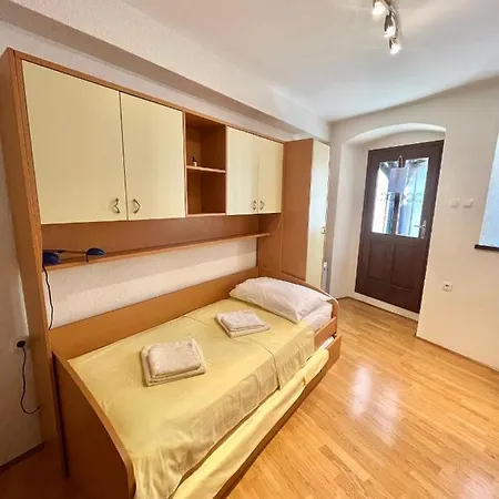 Centar * Cres